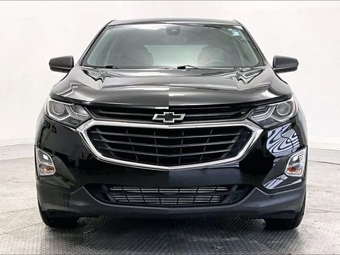 Used 2020 Chevrolet Equinox LS w/ LS Convenience Package image 3