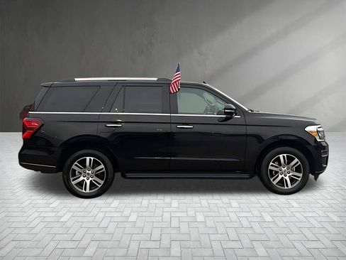 Used 2024 Ford Expedition Limited image 8