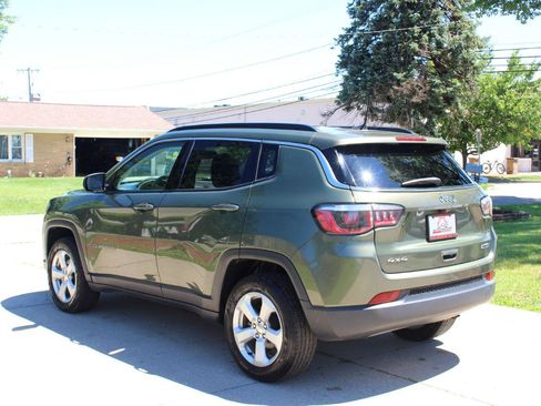 Used 2020 Jeep Compass Latitude w/ Popular Equipment Group AWD/4WD image 7