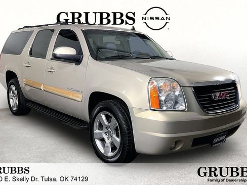 Used 2008 GMC Yukon XL SLT RWD image 1