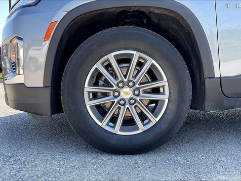 Used 2023 Chevrolet Traverse LT AWD/4WD image 9