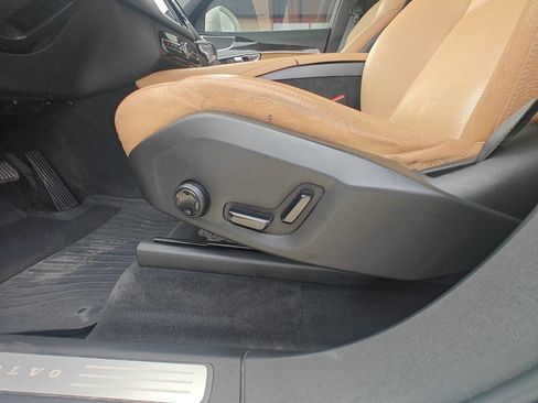 Used 2018 Volvo XC90 T6 Momentum w/ Convenience Package image 9