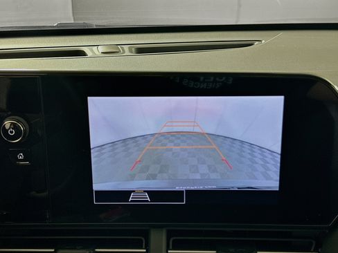 Used 2025 Chevrolet Trax LS FWD image 22