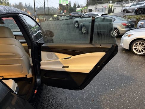 Used 2012 BMW 535i Gran Turismo image 18