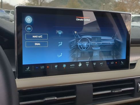 New 2026 Lincoln Corsair Premiere image 18