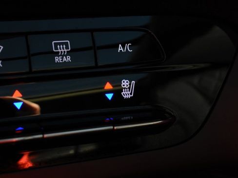 Used 2023 Buick Envision Avenir AWD/4WD image 56