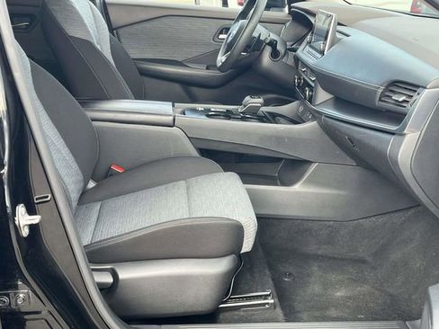 Used 2023 Nissan Rogue SV image 23