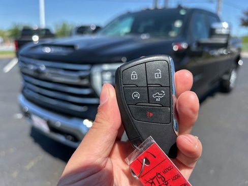 Used 2024 Chevrolet Silverado 2500 LTZ w/ LTZ Convenience Package AWD/4WD image 57