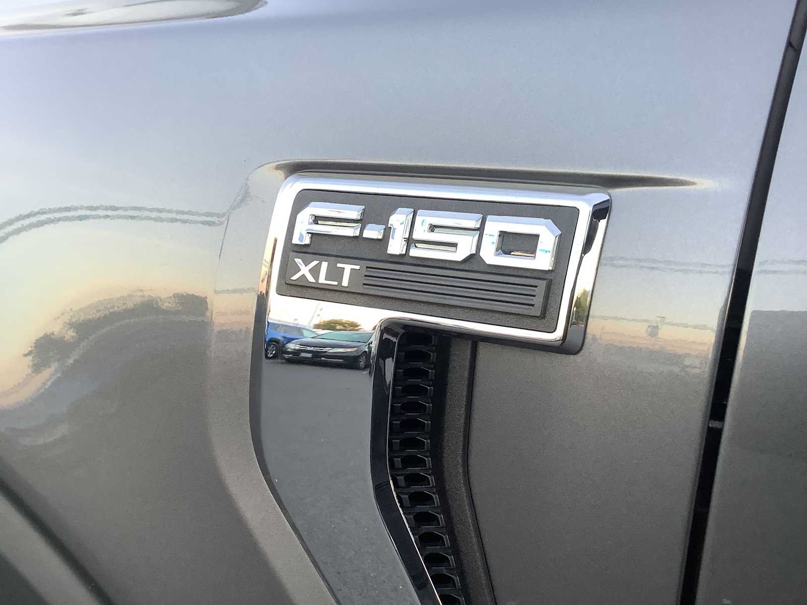 Used 2022 Ford F150 XLT w/ Equipment Group 302A High AWD/4WD image 7