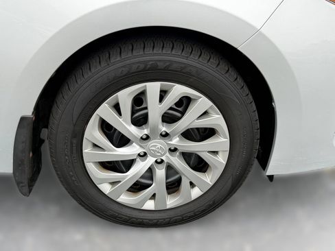 Used 2019 Toyota Corolla LE FWD image 9