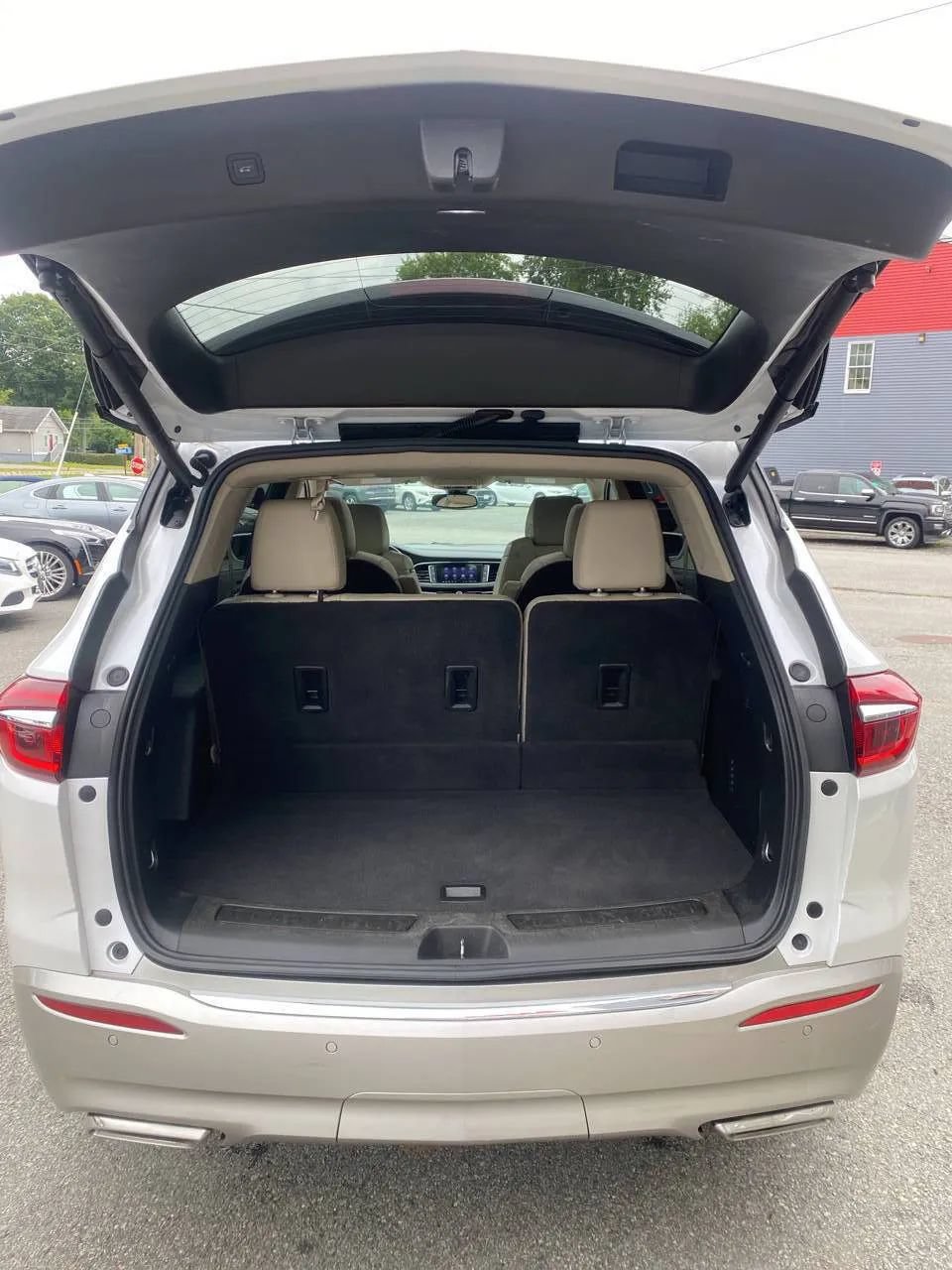 Used 2020 Buick Enclave Premium w/ Sun and Sites Package AWD/4WD image 6