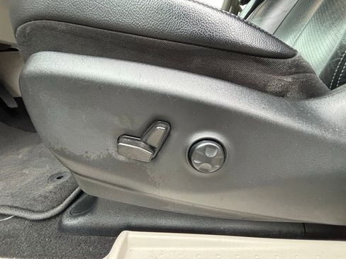 Used 2022 Chrysler Pacifica Touring-L image 17