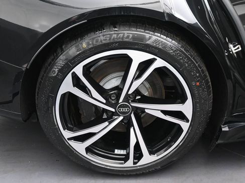 Used 2022 Audi e-tron GT Premium Plus w/ Performance Package image 33