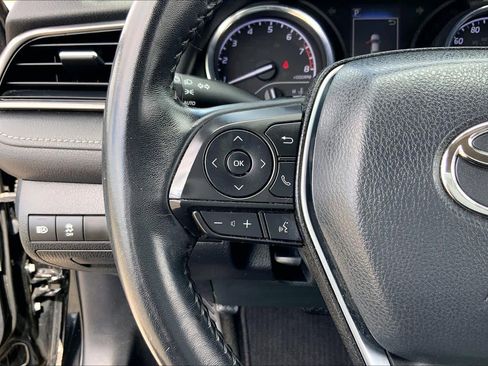 Used 2020 Toyota Camry SE FWD image 23