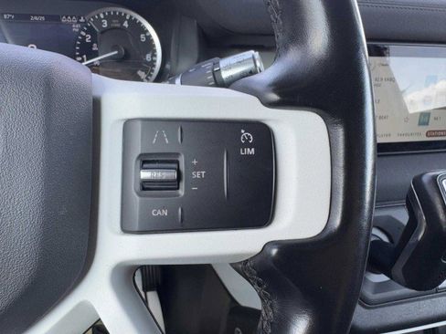 Used 2021 Land Rover Defender 90 image 25