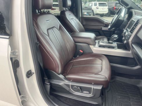 Used 2017 Ford F150 Platinum w/ Equipment Group 701A Luxury AWD/4WD image 15