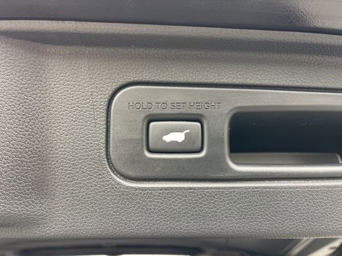 Used 2025 Honda Pilot Elite image 28