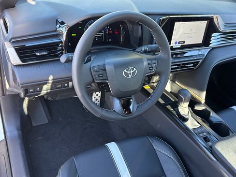 New 2026 Toyota Camry Hybrid FWD image 23