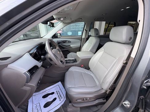 Used 2019 Chevrolet Traverse Premier w/ LPO, Floor Liner Package AWD/4WD image 12