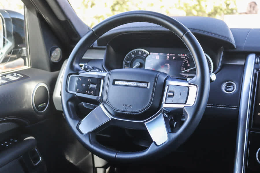 Used 2023 Land Rover Discovery Metropolitan Edition AWD/4WD image 14