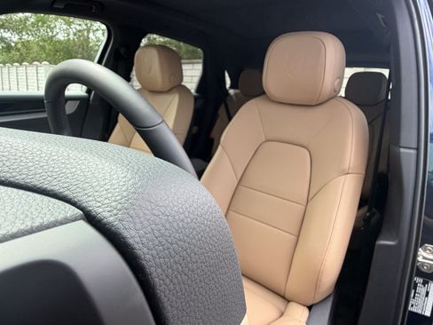 New 2026 Porsche Cayenne AWD/4WD image 5