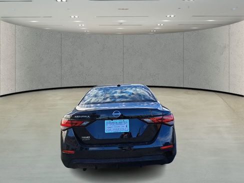 Used 2025 Nissan Sentra SV image 6