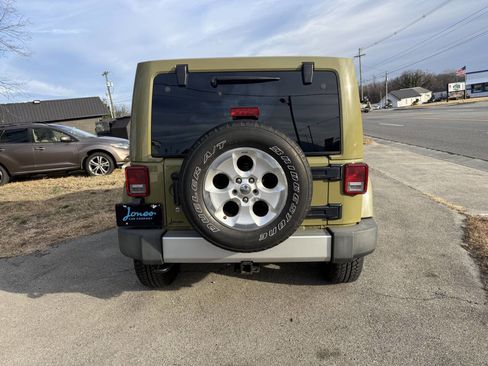 Used 2013 Jeep Wrangler Unlimited Sahara w/ Connectivity Group image 7