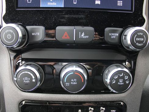 New 2026 RAM 1500 Warlock AWD/4WD image 21
