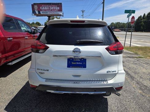 Used 2019 Nissan Rogue SV AWD/4WD image 8