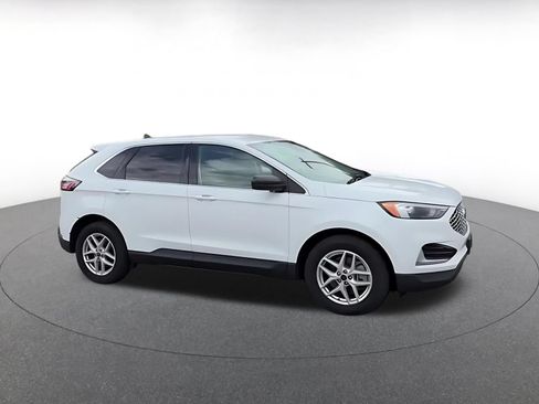 Used 2024 Ford Edge SEL AWD/4WD image 2