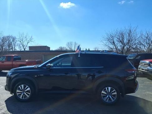 Certified 2024 Nissan Pathfinder SL image 4