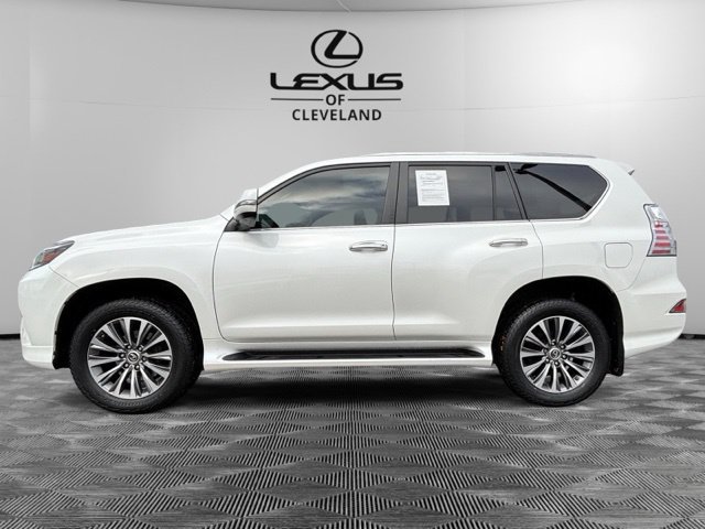 Used 2022 Lexus GX 460 Luxury w/ Accessory Package AWD/4WD image 3