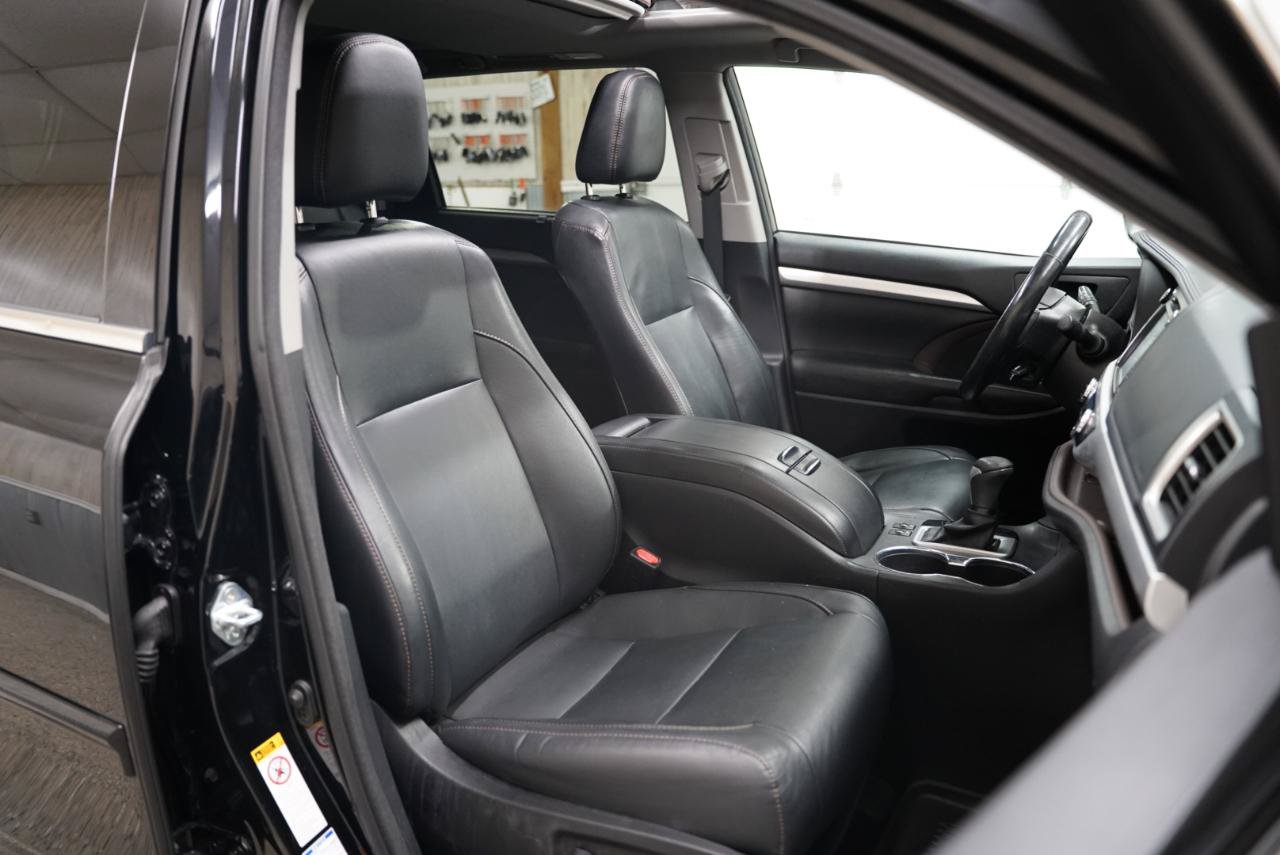 Used 2017 Toyota Highlander XLE AWD/4WD image 31