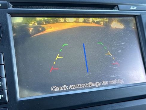 Used 2018 Nissan Titan SL w/ Chrome Package image 27