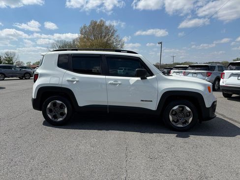 Used 2017 Jeep Renegade Sport w/ Power & Air Group FWD image 7