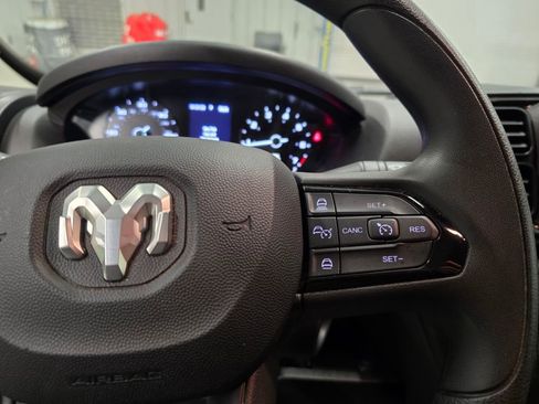 Used 2025 RAM ProMaster 2500 w/ Convenience Group image 20