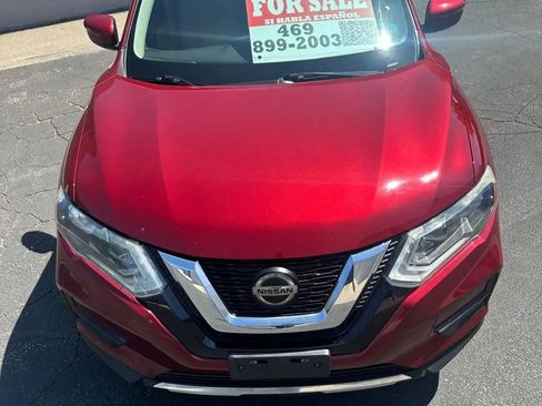 Used 2018 Nissan Rogue SV image 3