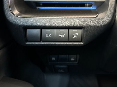 New 2026 Toyota Prius Plug-In Hybrid FWD image 27