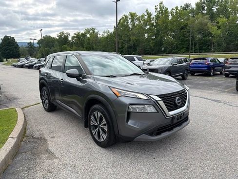 Used 2022 Nissan Rogue SV AWD/4WD image 3