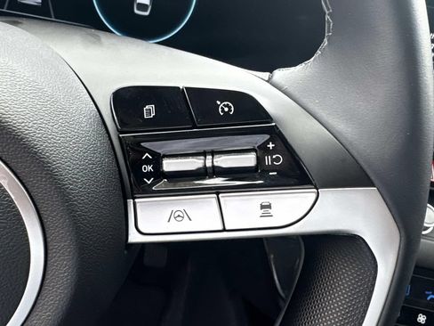 Certified 2023 Hyundai Elantra Limited FWD image 24