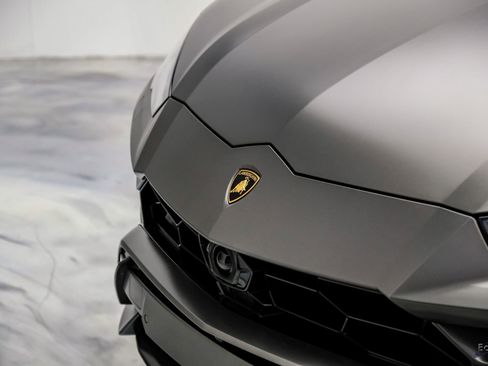 Used 2022 Lamborghini Urus image 35