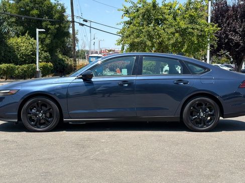 Used 2025 Honda Accord SE image 7