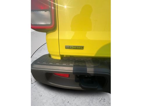 Used 2023 Jeep Gladiator Sport AWD/4WD image 4