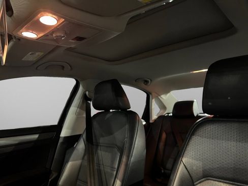 Used 2014 Volkswagen Passat TDI SE image 39