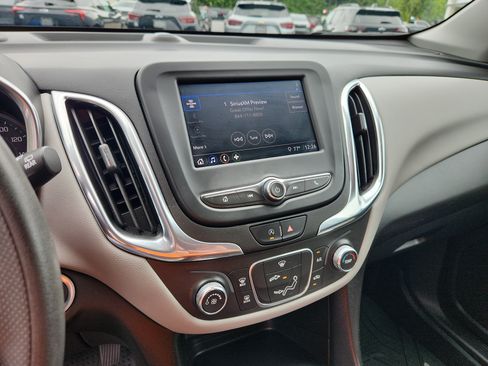 Used 2022 Chevrolet Equinox LS w/ LS Convenience Package image 30