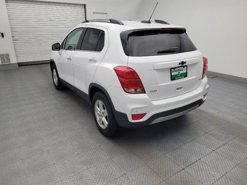 Used 2020 Chevrolet Trax LT w/ Driver Confidence Package FWD image 5
