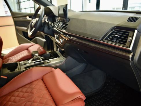 Used 2024 Audi SQ5 Premium Plus w/ S Sport Package AWD/4WD image 28