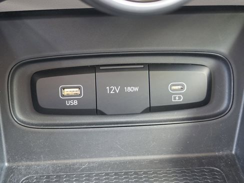 Used 2023 Hyundai Venue SEL FWD image 26