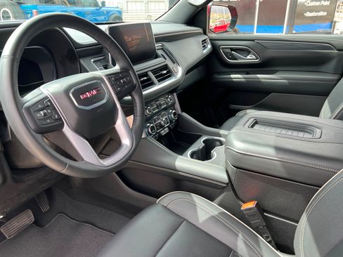 Used 2024 GMC Yukon XL SLT w/ SLT Luxury Package AWD/4WD image 16