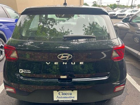 Certified 2024 Hyundai Venue SE FWD image 8